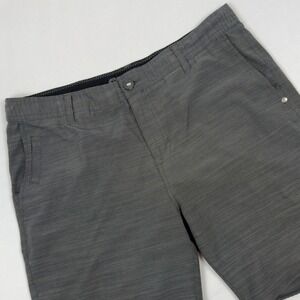 Vuori Gray Maldive Casual Hybrid‎ Walk Shorts Men's Size 34 Flat Front Pockets